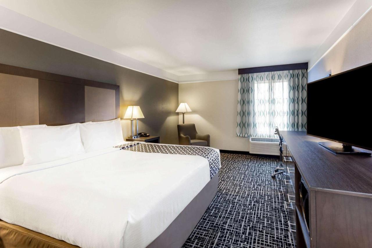 La Quinta By Wyndham Seguin Hotel Екстериор снимка